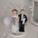 Figurines de mariage avec flocons et neige