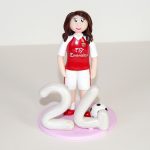 figurine anniversaire femme, 24 ans, en tenue de football