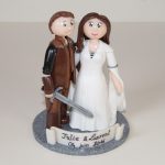 Figurines de mariage en tenue médiévale fantastique, l'épée de vérité
