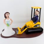Figurines de mariage en tracteur