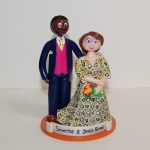 figurine de mariage avec robe de mariage en tissu africain, mariage au Cameroun