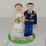 couple avec uniforme de gendarme