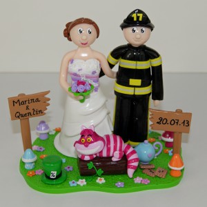figurine de mariage Alice au pays des merveilles et pompier