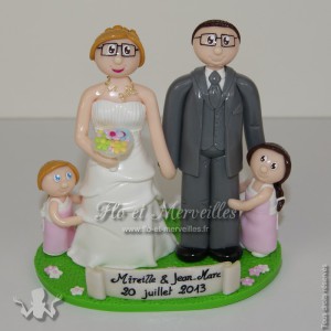 figurine de mariage avec fillettes