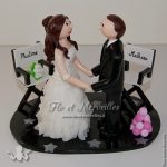 figurines de mariage face à face, avec chaises de cinéma