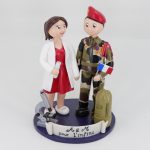 Figurines de mariage armée de terre et scientifique