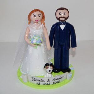 couple en tenue de mariage